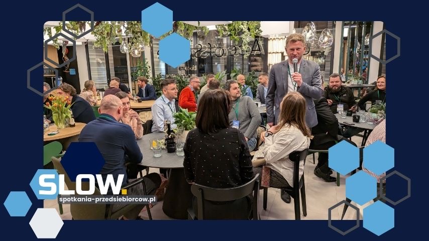Uczestnicy SLOW podczas spotkania networkingowego